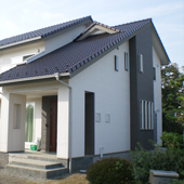 大きな屋根の洋風スタイル